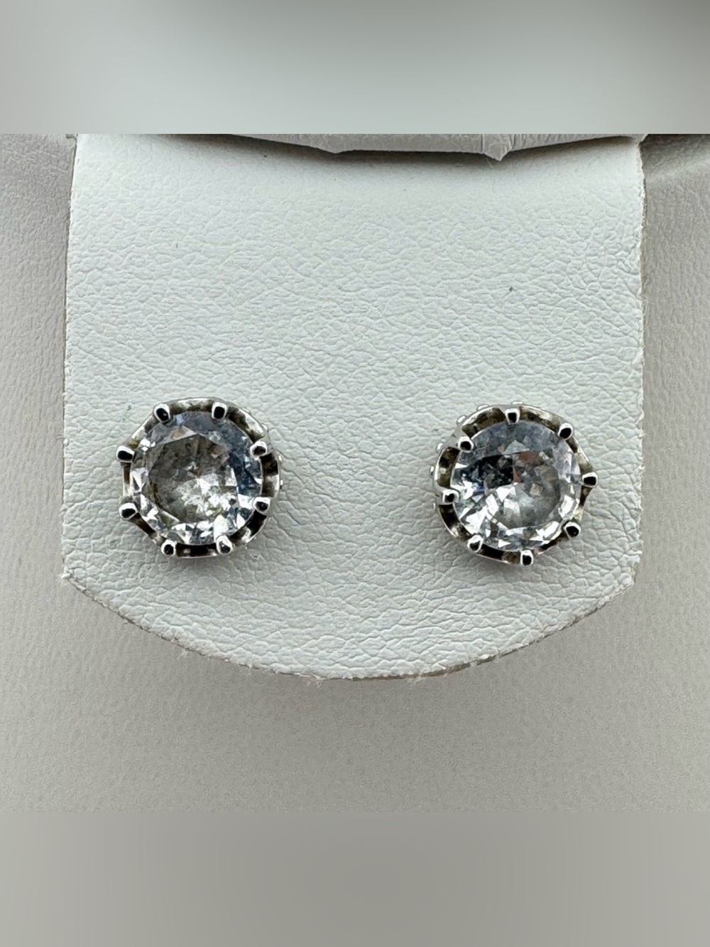 Stunning Sterling Silver 925 Crown-Set Crystal Stud Earrings